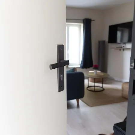 Studio Avec En Mezzanine *